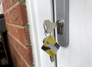 locksmith in mayfair London emergency Yale lock replacement